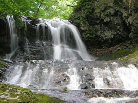 平和の滝